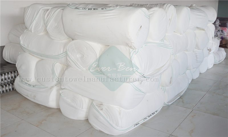 China Bulk white bath towels factory